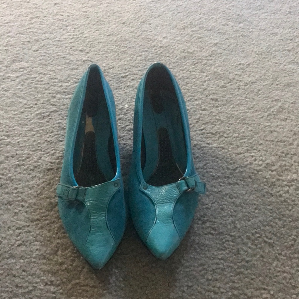 Blue suede shoes!